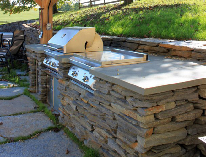Outdoor Kitchen and Custom Walls